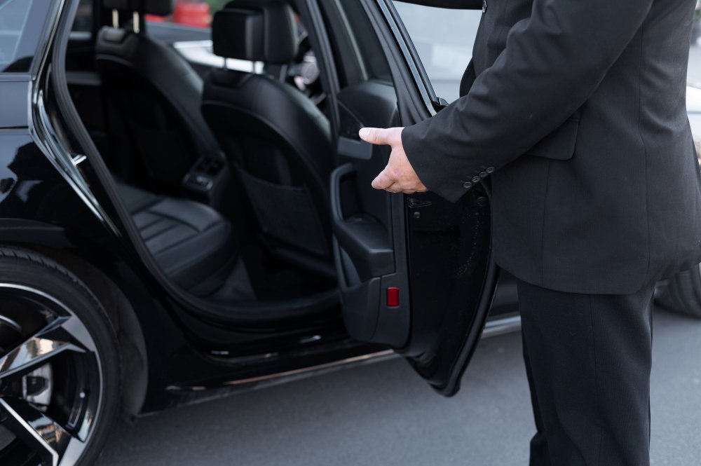 Car Hire With Driver in Abu Dhabi