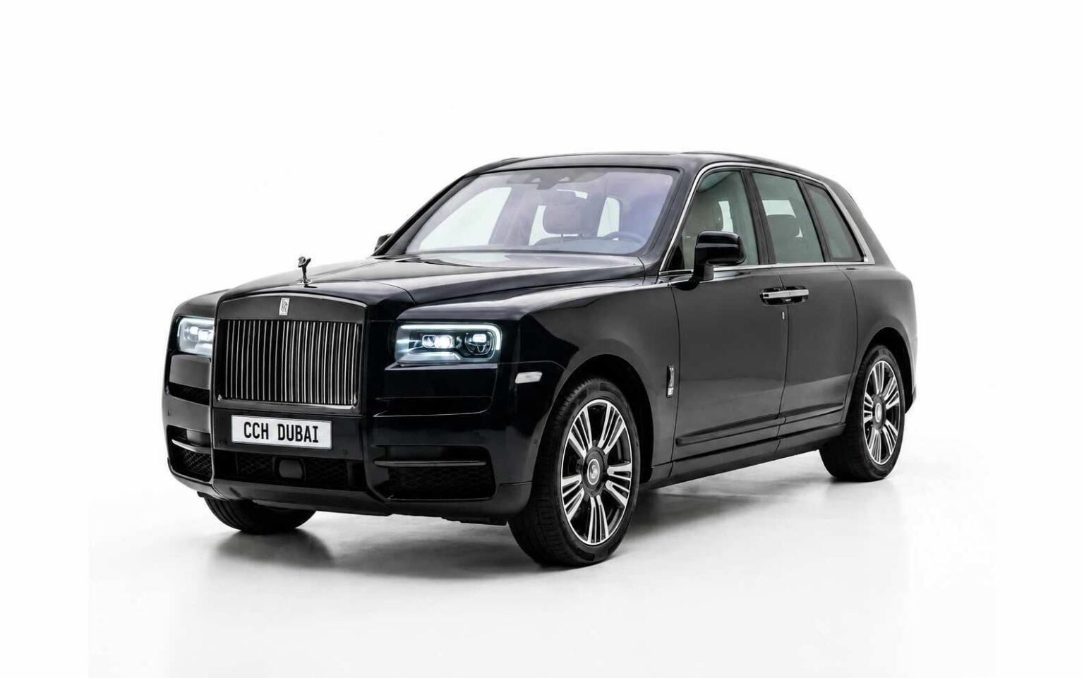 Rolls-Royce Cullinan for Abu Dhabi airport transfers