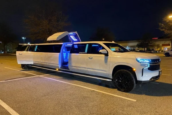 Chevrolet Suburban Kohinoor White Edition