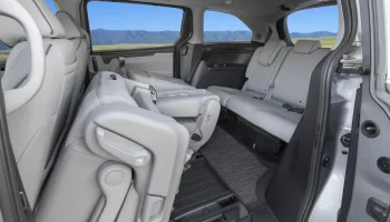gray Honda Odyssey seatings